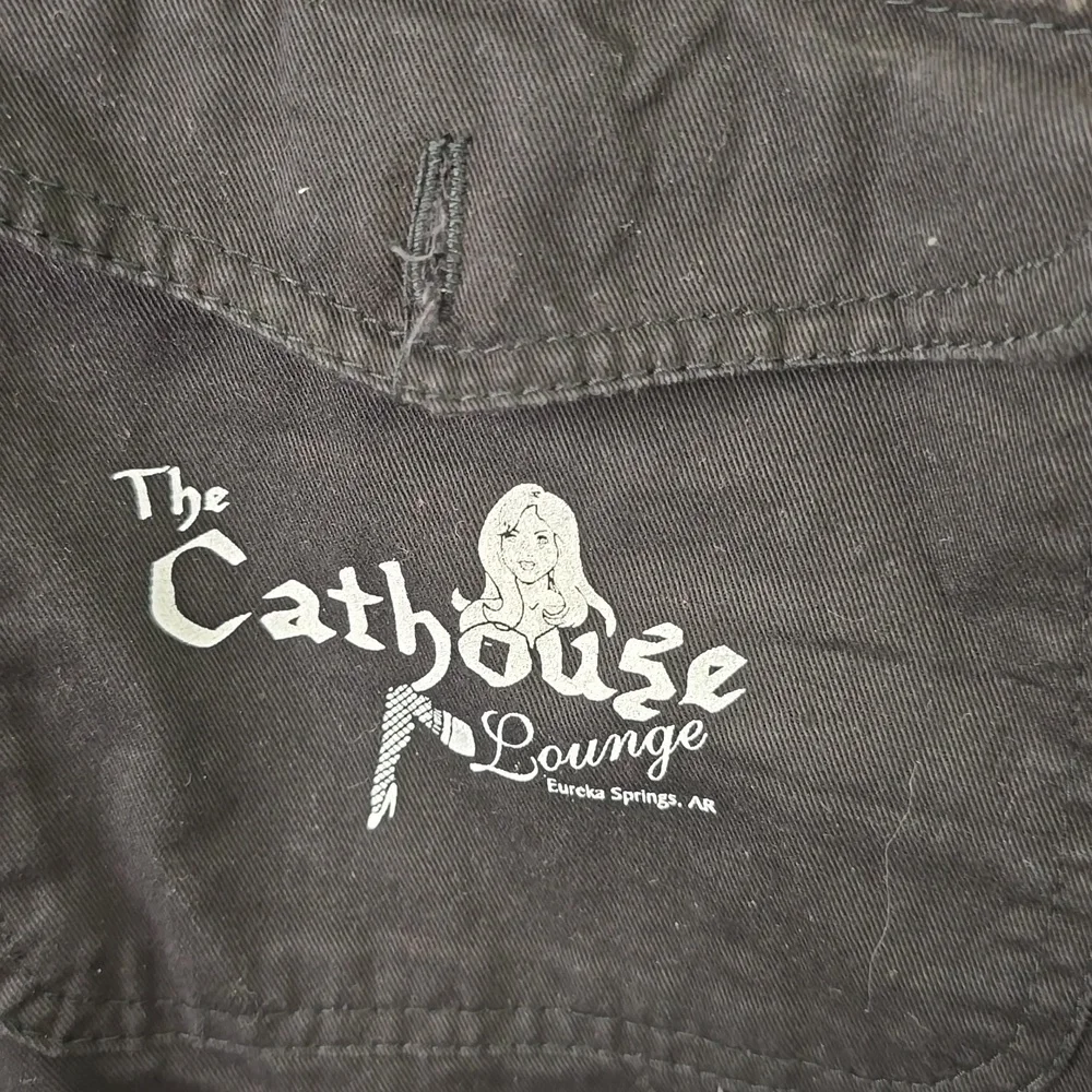 Mens Bikers Black Sleeveless Button-Up Shirt/Cathouse Lounge, Multiple Sz - Picture 8 of 8